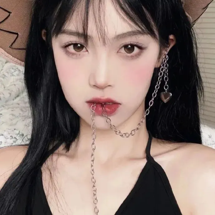 闪婚后老公天天给钱花